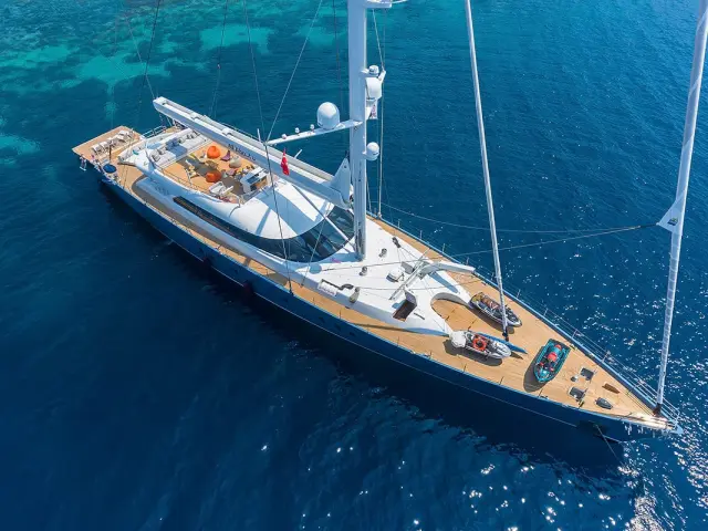 contact-yachts-211003-050132_0002