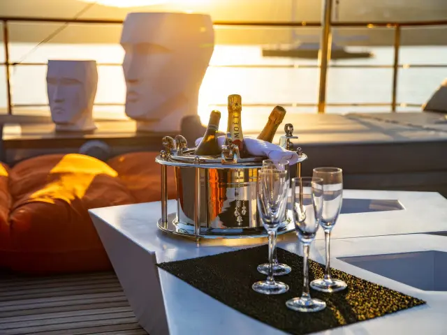 charter-maverick_0003